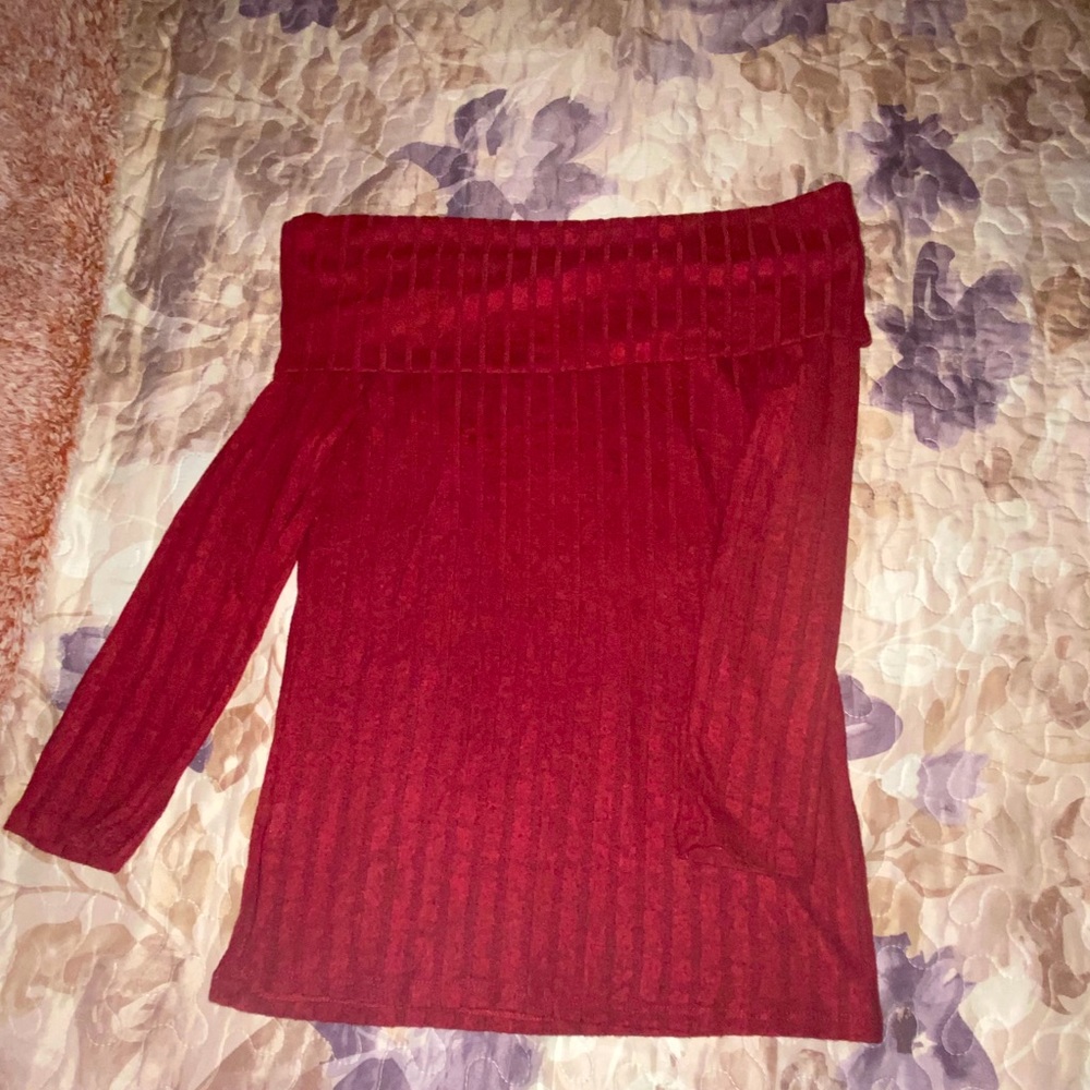 Off shoulder red fitted top